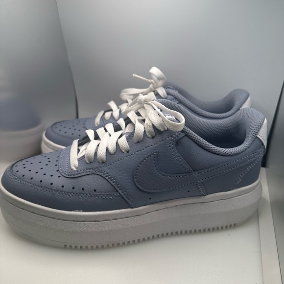 Nike Women's Blue and White Sneakers - Picture 2 of 6